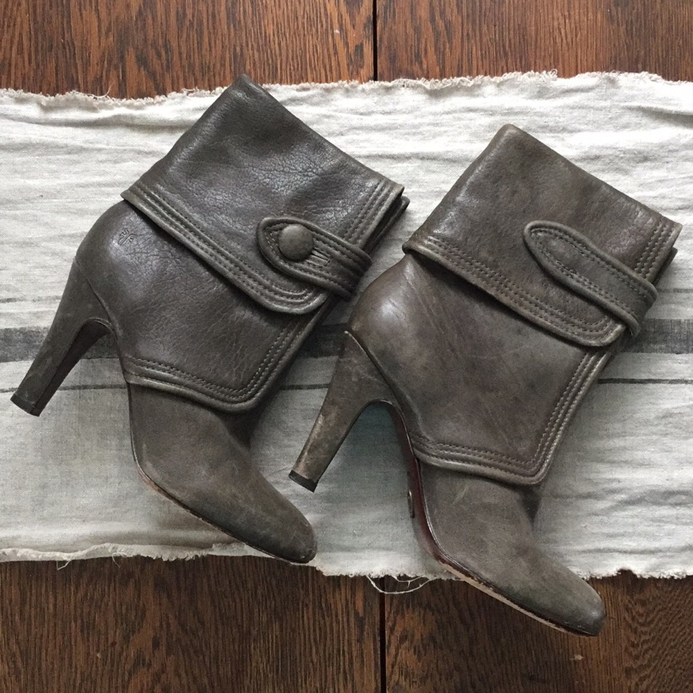 Frye Ava Button Booties 8.5 Olive Green